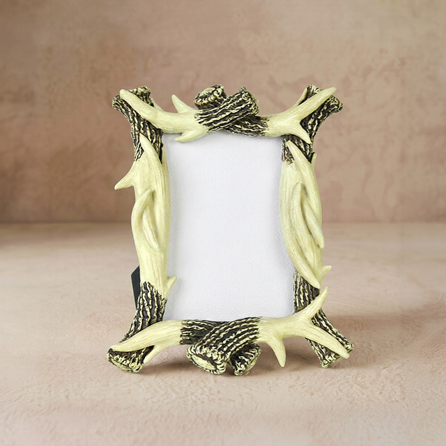 Rustic Antler Picture Frame, Resin Deer Antler Photo Frame, Freestanding Farmhouse Decor for Tabletop Display – for Cabin, Living Room, Office, Shelf or Mantel