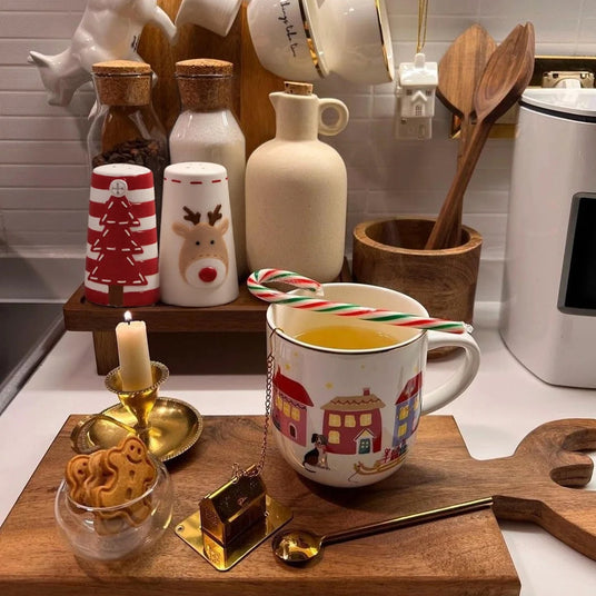 Christmas Ceramic Salt and Pepper Shakers Set Embossed Spice Jars In The Kitchen 081105