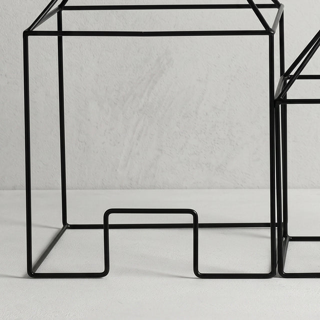 Closeup M metal wire house