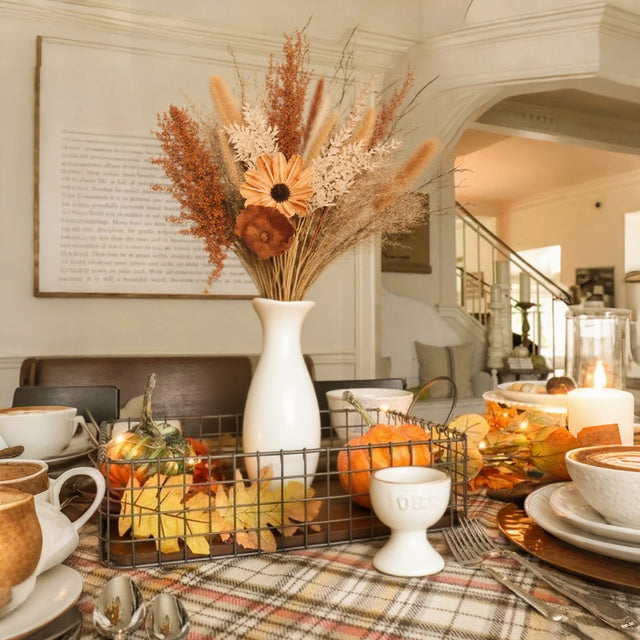 Decorative Natural Dried Flower Bouquet with Pampas Grass In The Elongated Vase 091043