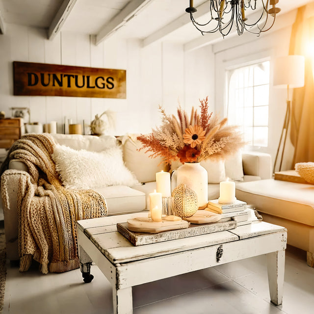 Decorative Natural Dried Flower Bouquet with Pampas Grass In The White Vase On The End Table 091043
