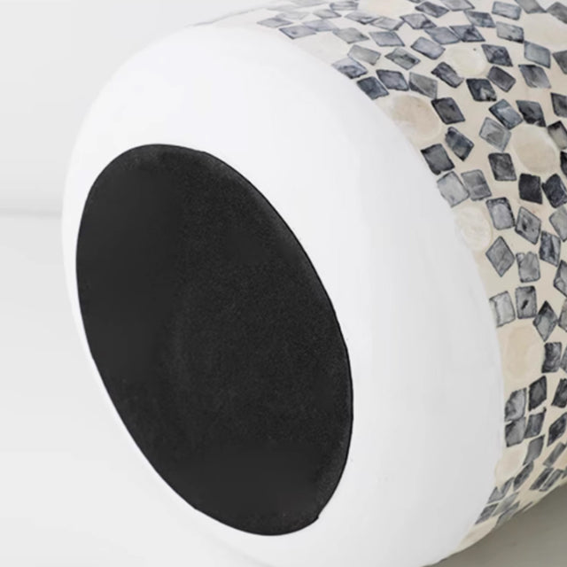 French-style-natural-shell-dry-flower-vase-close-up-0607