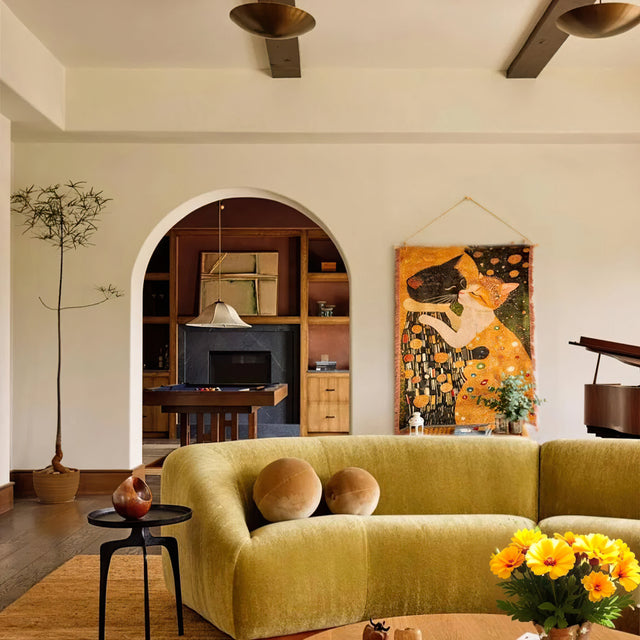 Gustav Klimt Style The Cat Kiss Decorative Tapestry with Fringe Besides The Arched Opening 090936