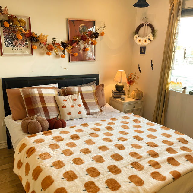 Handmade Vine Woven Flower Faux Wreath in Bedroom