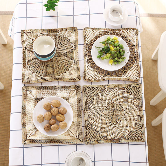 Ins-style-straw-woven-heat-insulating-thickened-table-mat-scene-0612