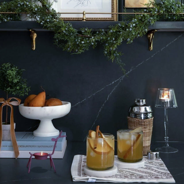 Iron Metal Deer-Shaped Candle Holder Standing Ornament On The Black Table 090515