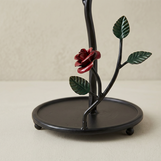Red Rose Base And Round Tray Detail
