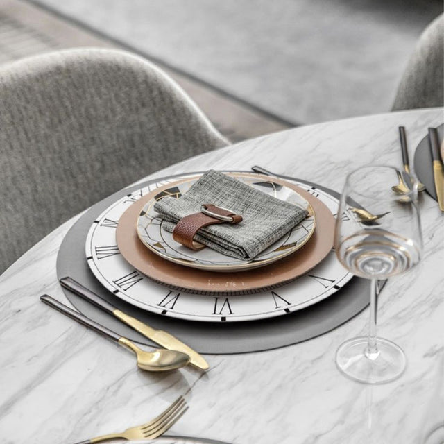 bone china plate and ceramic plate with napkin