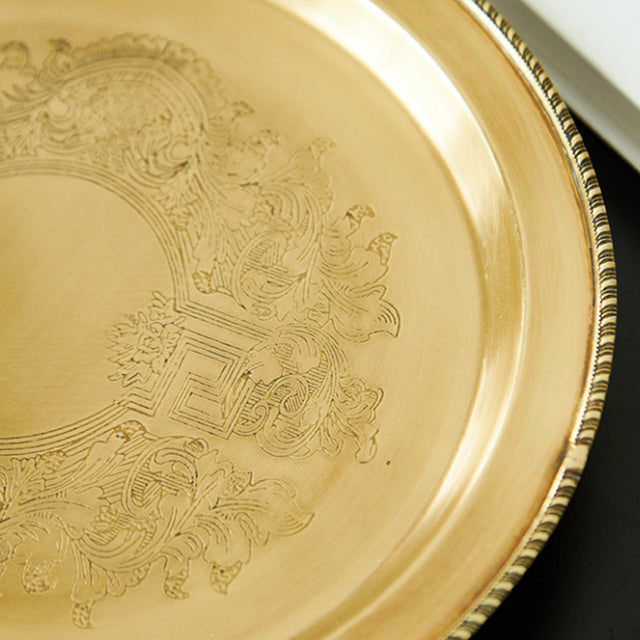 brass cake stand details