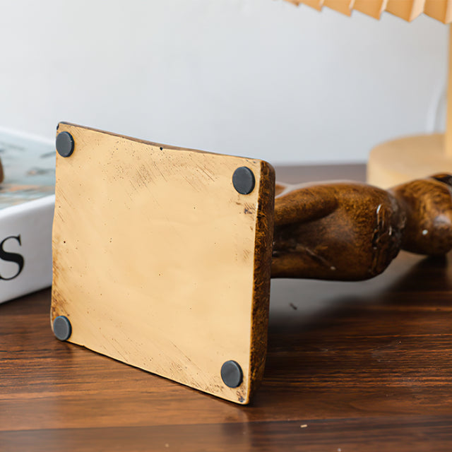 brown cat bookend details