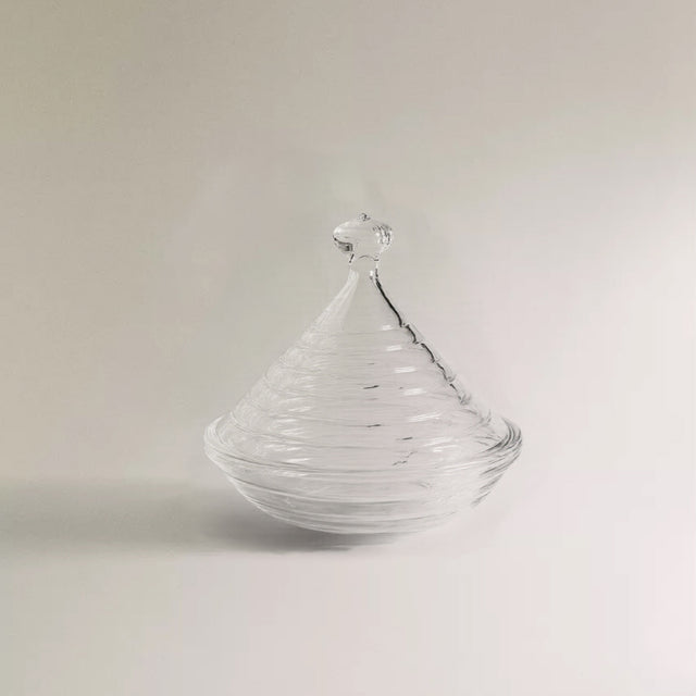 cake plate with conical lid