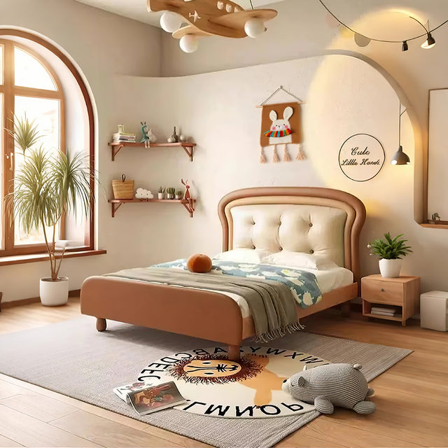 cartoon animal wall hanging in the bedroom