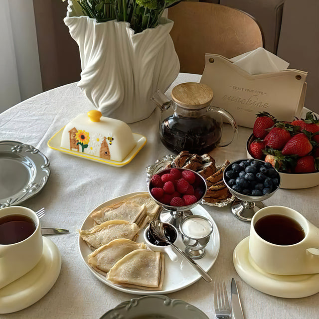 ceramic-bee-garden-themed-butter-dish-with-cover-scene-06075