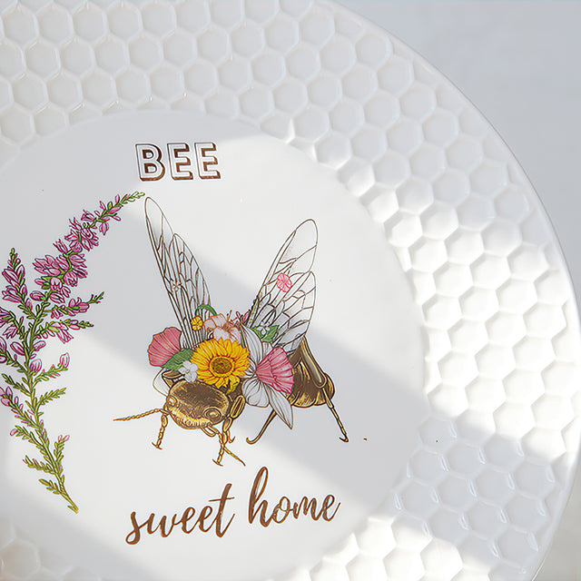 ceramic-bee-pattern-snack-plate-close-up-0708