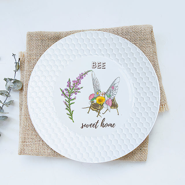 ceramic-bee-pattern-snack-plate-close-up-07082