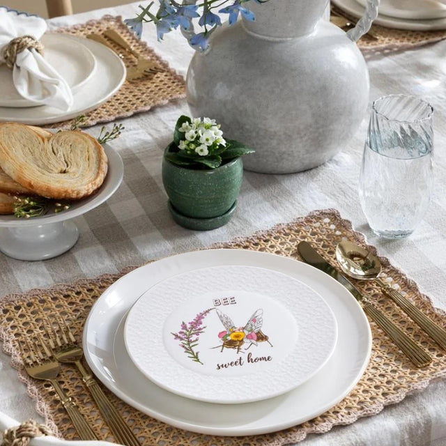 ceramic-bee-pattern-snack-plate-scene-07081