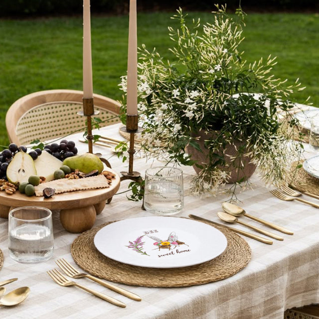 ceramic-bee-pattern-snack-plate-scene-07083