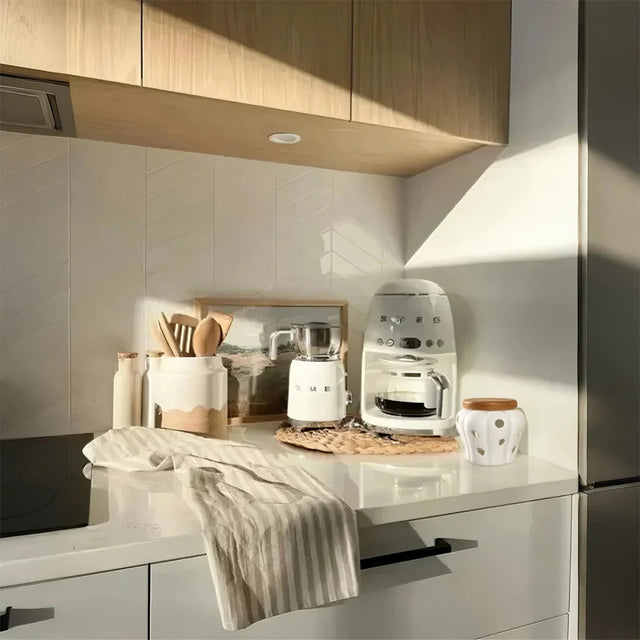 ceramic-pumpkin-shaped-storage-jar-scene-0711