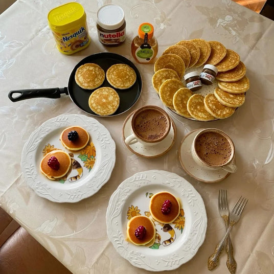 ceramic-trim-edged-cat-pattern-dessert-plate-scene-07154