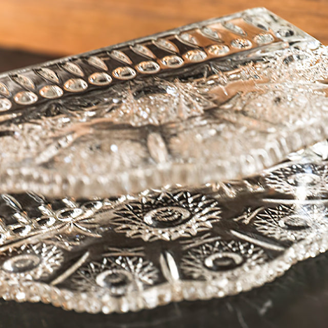 clear-glass-napkin-holder-details