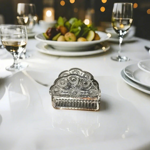 clear-glass-napkin-holder-details-scene