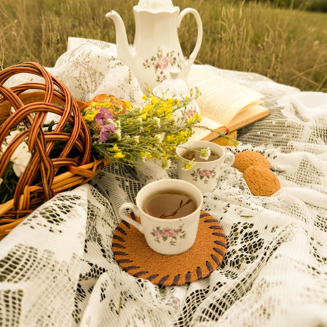 coconut fiber bristle coir heat-resistant placemat on table