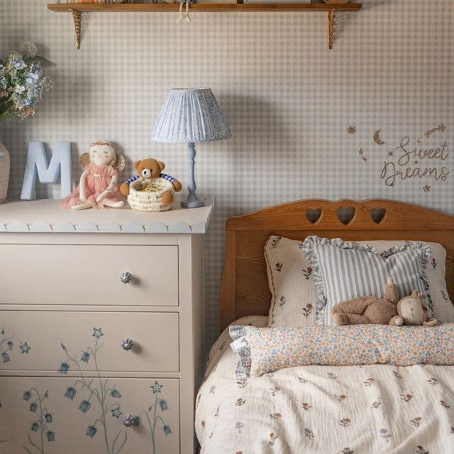 corn-husk-woven-bear-design-storage-basket-scene-07024