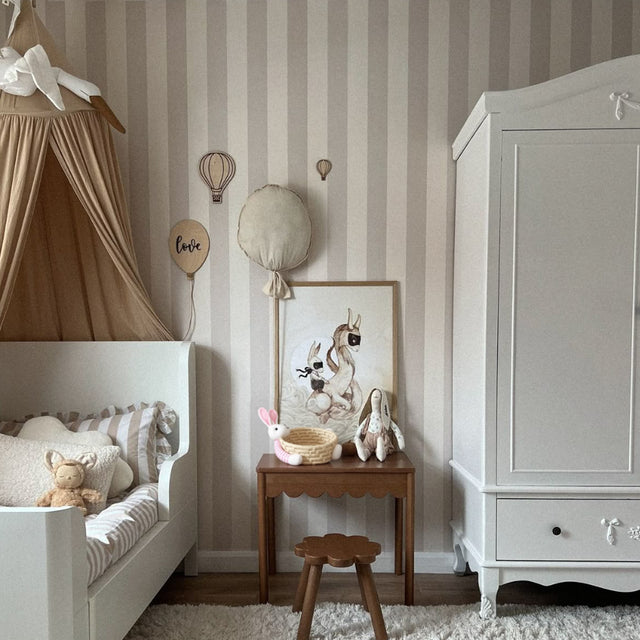 corn-husk-woven-rabbit-design-storage-basket-scene-070201