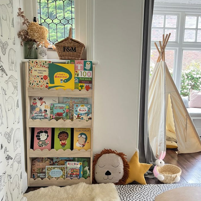 corn-husk-woven-rabbit-design-storage-basket-scene-070202