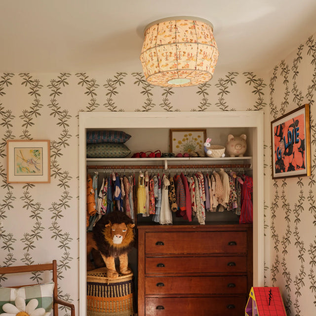 corn-husk-woven-rabbit-design-storage-basket-scene-070204