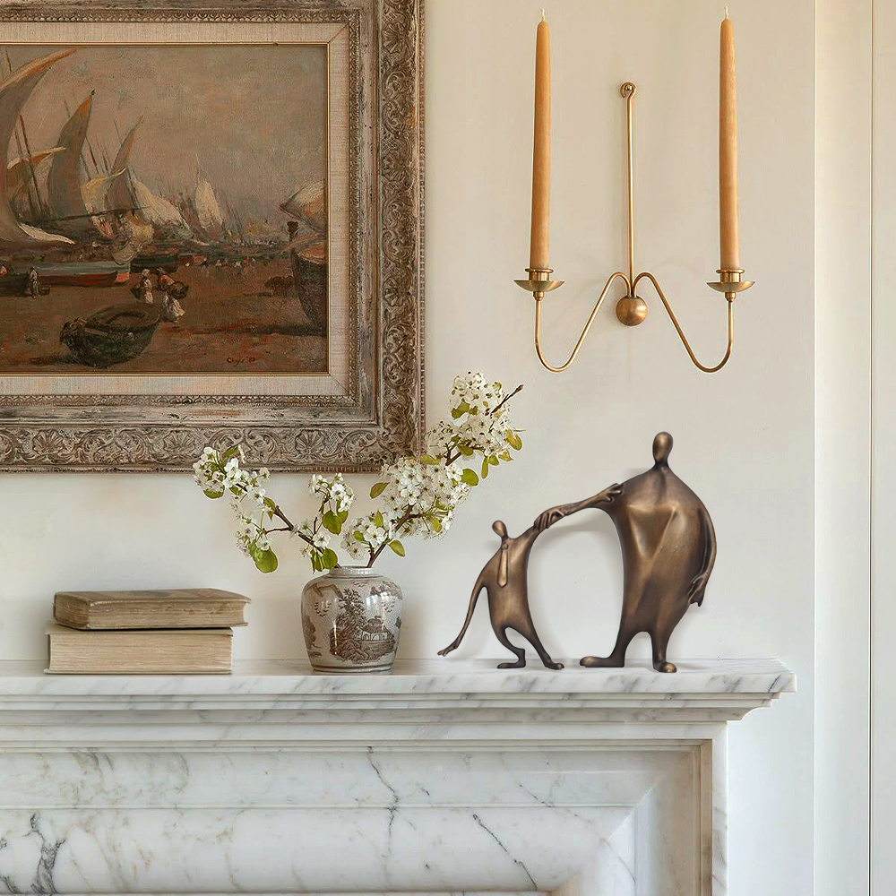 creative alloy father son decorative ornament on the counter