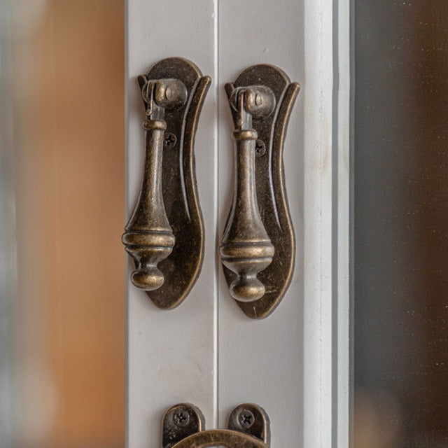 decorative mirror details
