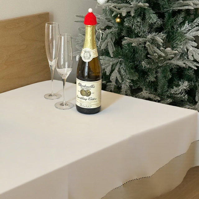 dinning-room-hollow-tablecloth