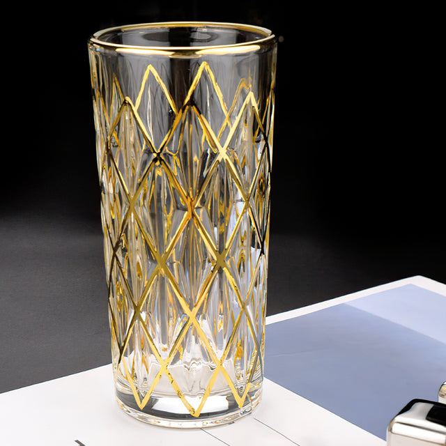 elegant gold rimmed drinking glasses details