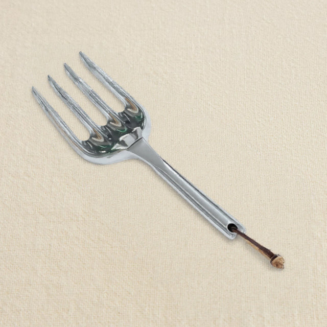 four tine trowel closeup