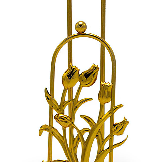 freestanding-metal-paper-towel-holder-close-up-0711