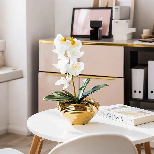 golden-ceramic-vase-scene-06174