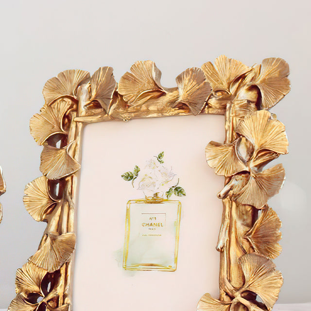 golden-square-resin-ginkgo-leaf-creative-picture-frame-close-up-0715