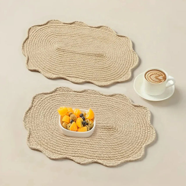 handwoven-oval-corn-husk-table-coaster-scene-06271