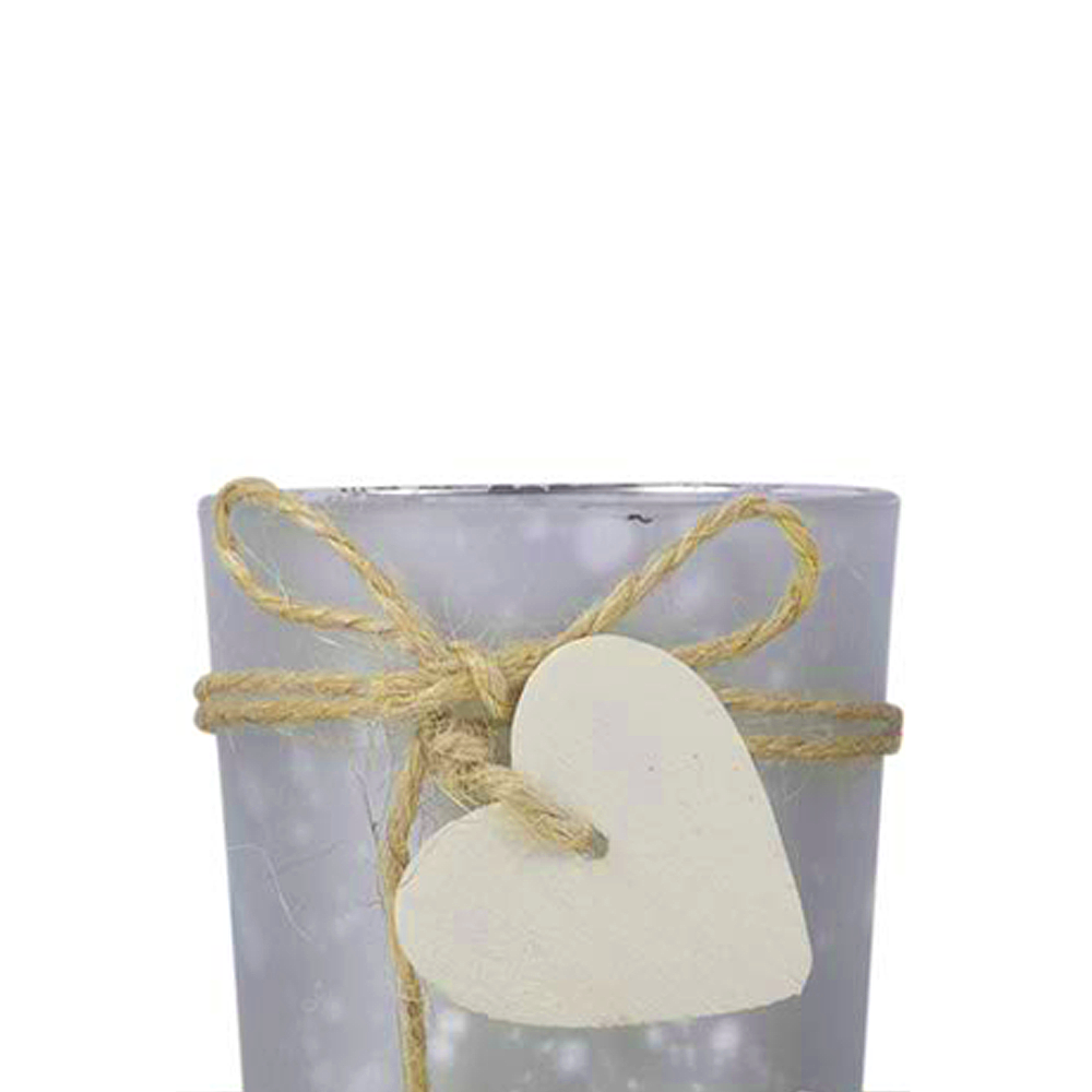 heart-shaped-decorative-candle-holders-close-up-07041