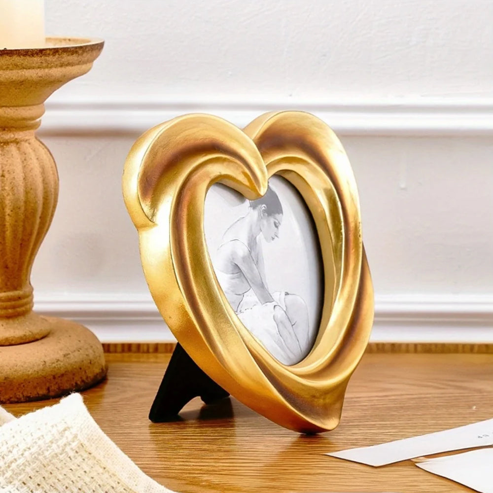 heart-shaped golden decorative picture frame details