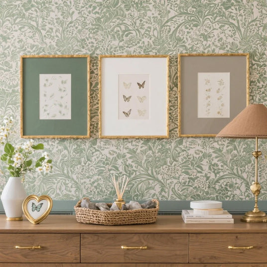 heart-shaped golden decorative picture frame in the living room