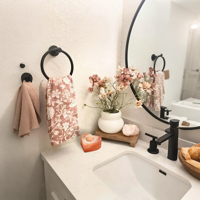 himalayan-salt-crystal-candle-holder-scene-0701