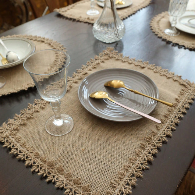 jute-placemats-rustic-woven-tablemats-with-tassels-for-tableware-dining-scene-072404