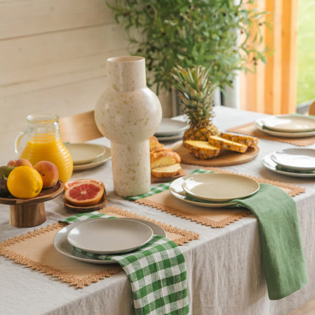 jute-placemats-rustic-woven-tablemats-with-tassels-for-tableware-dining-scene-072405