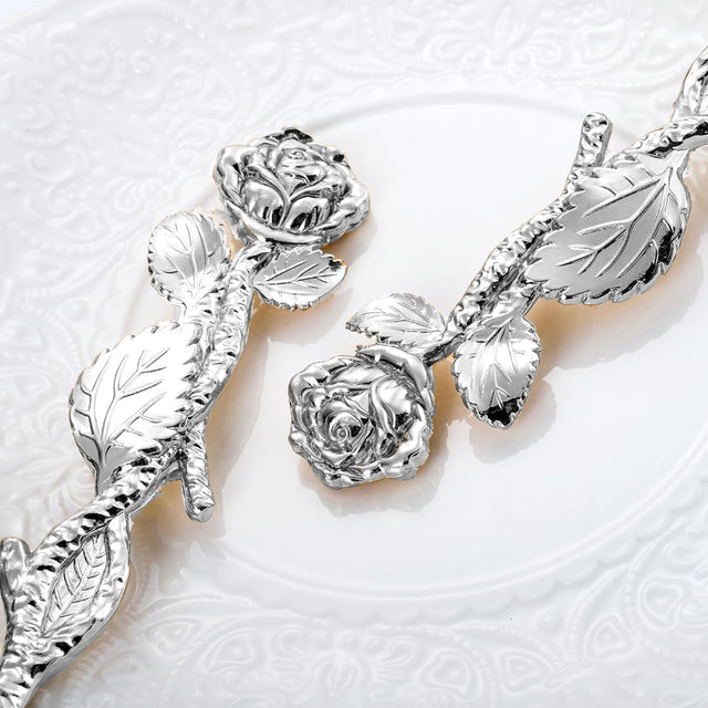 knife and cake server rose details