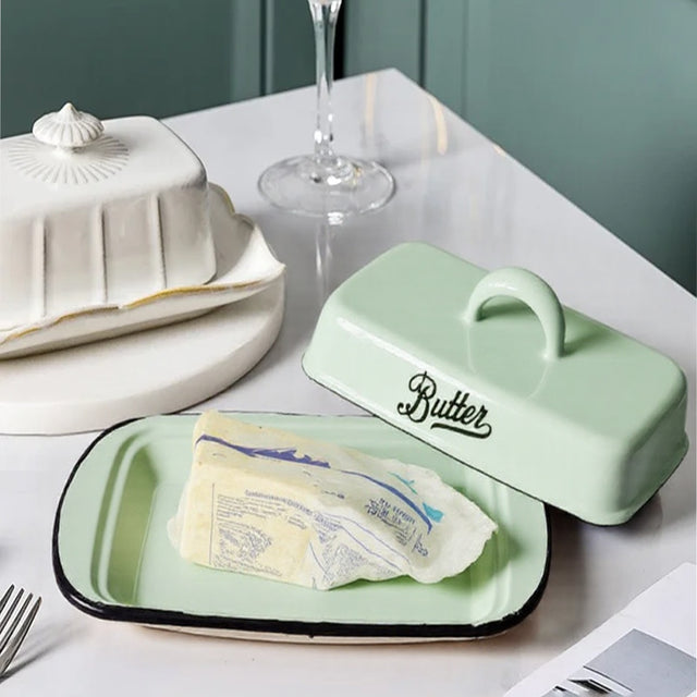 lake-blue-nostalgic-American-enamel-lidded-pastry-tray-scene-0609