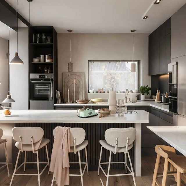 lake-blue-nostalgic-American-enamel-lidded-pastry-tray-scene-06095