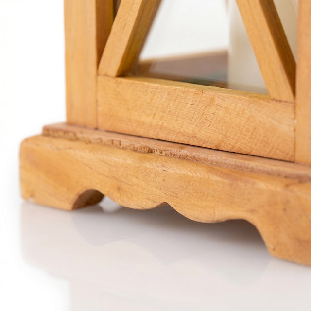lantern base detail shot