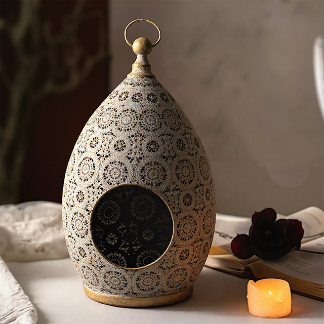 lantern-shaped-candle-holder-scene